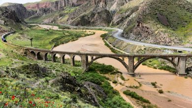 تصویر مراتب ثبت ملی ۲۳ اثر فرهنگی‌تاریخی و صنعتی به استاندار آذربایجان شرقی ابلاغ شد