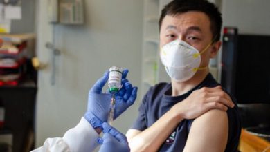 تصویر چین واکسن های کووید۱۹ را با هم ترکیب می کند