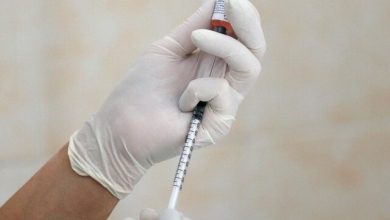 تصویر تزریق واکسن آنفلوانزا برای گروه‌های پرخطر ضروری است