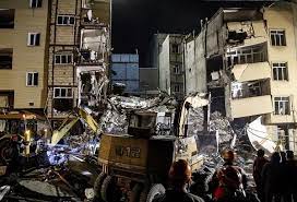 تصویر پنج فوتی و ۱۵ مصدوم در حادثه ریزش ساختمان پنج طبقه تبریز