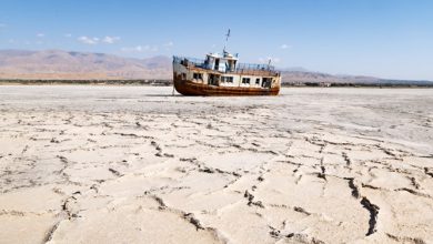 تصویر دریاچه فیروزه‌ای آذربایجان را قربانی مسائل سیاسی نکنید