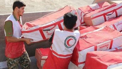 تصویر ۱۳۳۵ چادر امدادی و ۴۶۵ بسته غذایی میان زلزله‌زدگان خوی توزیع شد