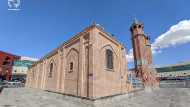 تصویر عملیات مرمت و سامان‌ دهی پشت‌ بام مسجد تاریخی کریم‌خان تبریز ادامه دارد