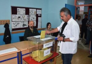 تصویر آغاز انتخابات ترکیه در ایران