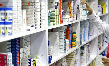 تصویر داروخانه‌ای در تبریز به علت نگهداری داروی قاچاق ۷.۳ میلیارد ریال جریمه شد
