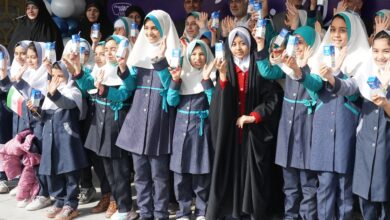 تصویر توزیع شیر رایگان در مدارس ابتدایی دولتی استان اصفهان آغاز شد